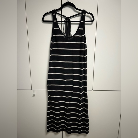 W by Worth Dresses & Skirts - W by Worth Black and White Midi Dress